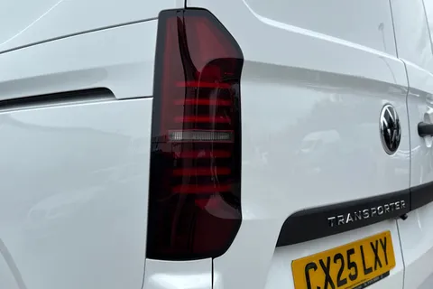 CX25LXY Volkswagen Transporter 2.0 TDI 110 Commerce Plus Van Thumbnail #17