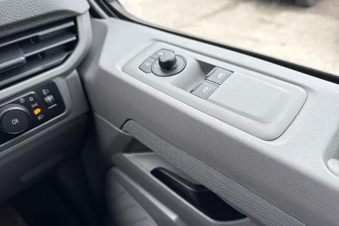 CX25LXY Volkswagen Transporter 2.0 TDI 110 Commerce Plus Van Thumbnail #19