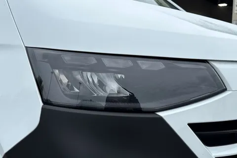 CX25LYK Volkswagen Transporter 2.0 TDI 110 Commerce Plus Van Thumbnail #18