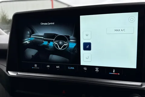 CX25LYK Volkswagen Transporter 2.0 TDI 110 Commerce Plus Van Thumbnail #20