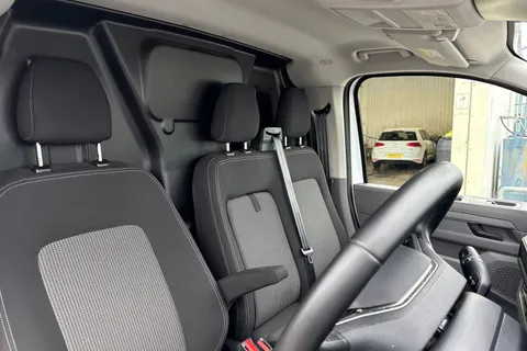 CX25LYK Volkswagen Transporter 2.0 TDI 110 Commerce Plus Van Thumbnail #22