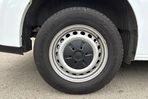 CX25LYK Volkswagen Transporter 2.0 TDI 110 Commerce Plus Van Thumbnail #23