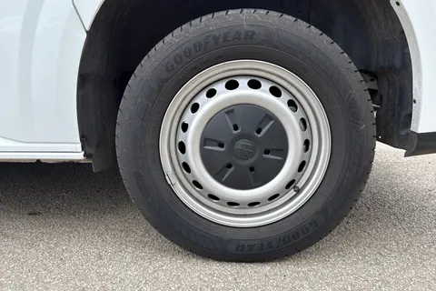 CX25LYK Volkswagen Transporter 2.0 TDI 110 Commerce Plus Van Thumbnail #24