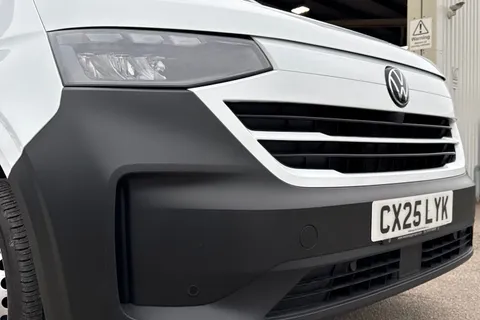 CX25LYK Volkswagen Transporter 2.0 TDI 110 Commerce Plus Van Thumbnail #26