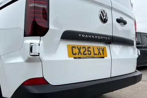 CX25LXY Volkswagen Transporter 2.0 TDI 110 Commerce Plus Van Thumbnail #30
