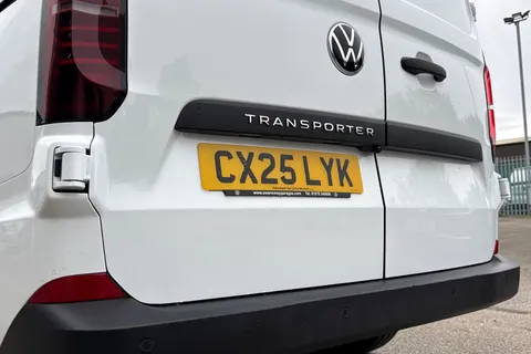 CX25LYK Volkswagen Transporter 2.0 TDI 110 Commerce Plus Van Thumbnail #28