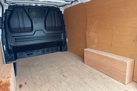 CX25LYK Volkswagen Transporter 2.0 TDI 110 Commerce Plus Van Thumbnail #30