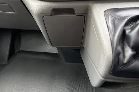 CX25LYK Volkswagen Transporter 2.0 TDI 110 Commerce Plus Van Thumbnail #35