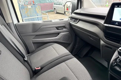CX25LYK Volkswagen Transporter 2.0 TDI 110 Commerce Plus Van Thumbnail #41