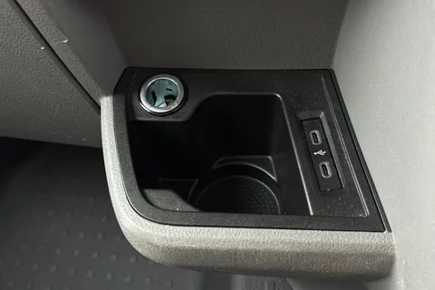 CX24NZR Volkswagen Transporter 2.0 TDI 110 Highline Van Thumbnail #35