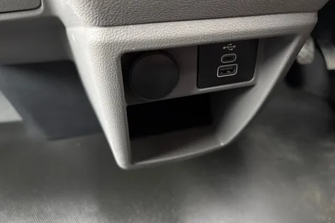 CX25LXY Volkswagen Transporter 2.0 TDI 110 Commerce Plus Van Thumbnail #54