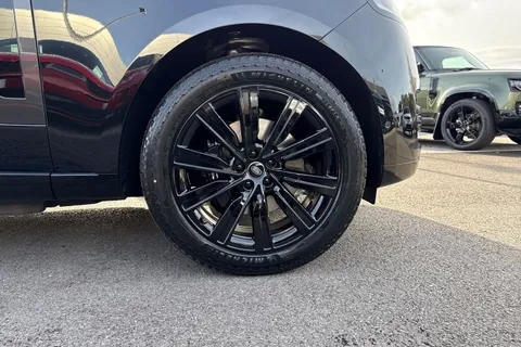 Land Rover Range Rover 3.0 P460e 38.2kWh Edition Auto 4WD Euro 6 (s/s) 5dr Thumbnail #9