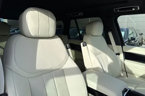 Land Rover Range Rover 3.0 P460e 38.2kWh Edition Auto 4WD Euro 6 (s/s) 5dr Thumbnail #11