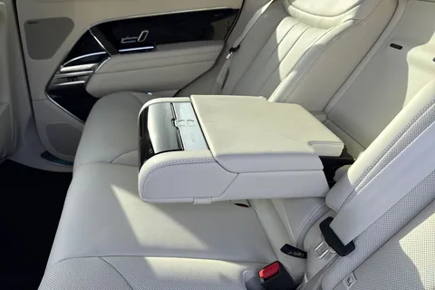 Land Rover Range Rover 3.0 P460e 38.2kWh Edition Auto 4WD Euro 6 (s/s) 5dr Thumbnail #29