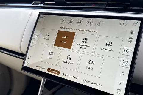 Land Rover Range Rover 3.0 P460e 38.2kWh Edition Auto 4WD Euro 6 (s/s) 5dr Thumbnail #44