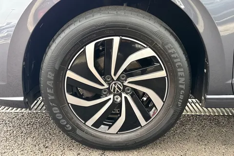 MK24LZX Volkswagen Polo 1.0 Life 5dr **PARKING SENSORS** Thumbnail #10