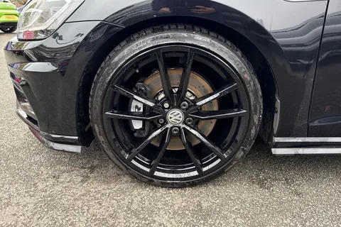 S17MXN Volkswagen Golf 2.0 TSI 310 R 5dr 4MOTION DSG | R Performance Pack | Heated Seats Thumbnail #11