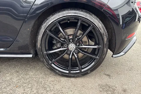 S17MXN Volkswagen Golf 2.0 TSI 310 R 5dr 4MOTION DSG | R Performance Pack | Heated Seats Thumbnail #12