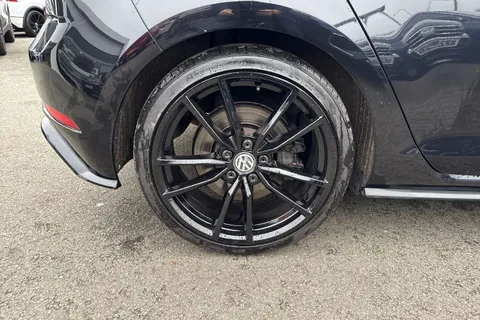 S17MXN Volkswagen Golf 2.0 TSI 310 R 5dr 4MOTION DSG | R Performance Pack | Heated Seats Thumbnail #13
