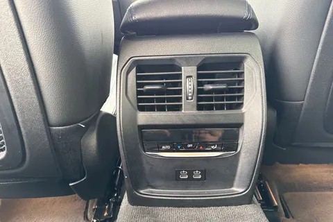 MD21XDN BMW 3 Series 3.0 M340d MHT Auto xDrive Euro 6 (s/s) 4dr Thumbnail #32