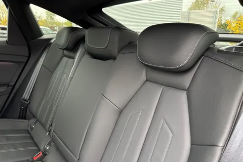 14 of 67 for Audi Q4 e-tron Q4 Sportback S line 45 e-tron 210,00 kW