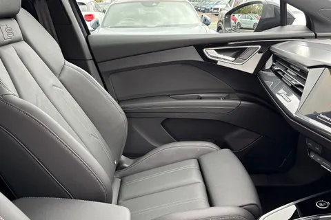 15 of 67 for Audi Q4 e-tron Q4 Sportback S line 45 e-tron 210,00 kW