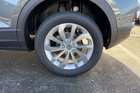 10 of 54 for Volkswagen T-Roc 1.0 TSI Match Euro 6 (s/s) 5dr