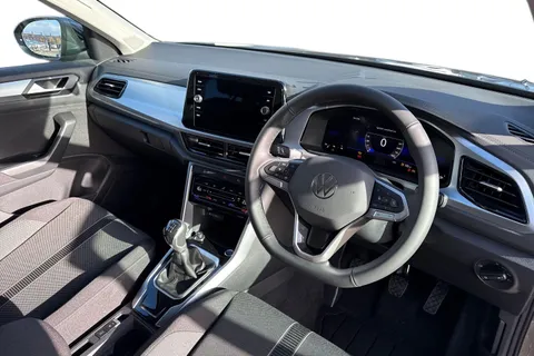 13 of 54 for Volkswagen T-Roc 1.0 TSI Match Euro 6 (s/s) 5dr