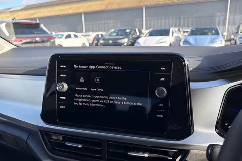 16 of 54 for Volkswagen T-Roc 1.0 TSI Match Euro 6 (s/s) 5dr