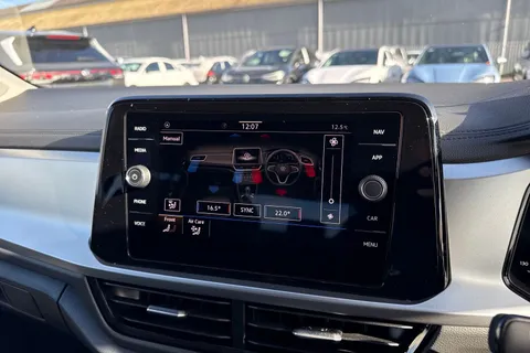 21 of 54 for Volkswagen T-Roc 1.0 TSI Match Euro 6 (s/s) 5dr