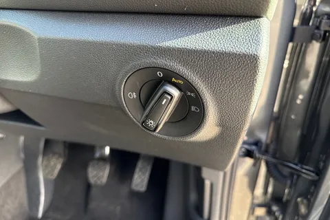 29 of 54 for Volkswagen T-Roc 1.0 TSI Match Euro 6 (s/s) 5dr