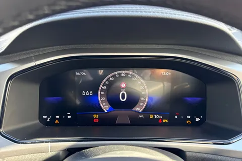 32 of 54 for Volkswagen T-Roc 1.0 TSI Match Euro 6 (s/s) 5dr