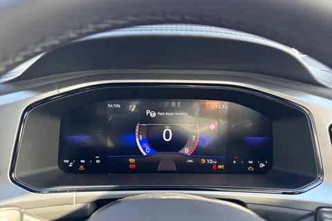 36 of 54 for Volkswagen T-Roc 1.0 TSI Match Euro 6 (s/s) 5dr