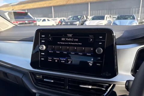 38 of 54 for Volkswagen T-Roc 1.0 TSI Match Euro 6 (s/s) 5dr