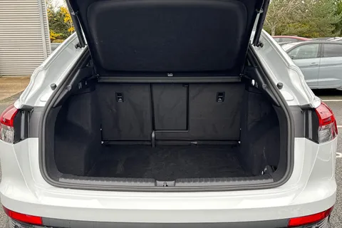 10 of 67 for Audi Q4 e-tron Q4 Sportback Black Edition 45 e-tron 210,00 kW