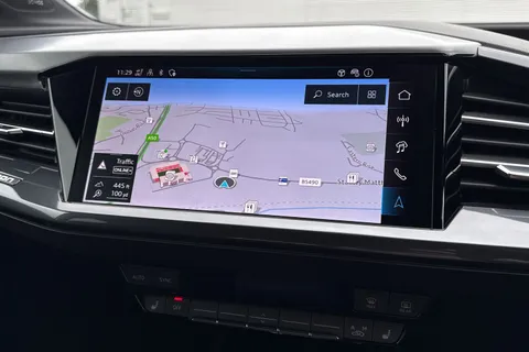 12 of 67 for Audi Q4 e-tron Q4 Sportback Black Edition 45 e-tron 210,00 kW