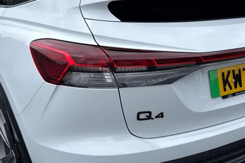 16 of 67 for Audi Q4 e-tron Q4 Sportback Black Edition 45 e-tron 210,00 kW