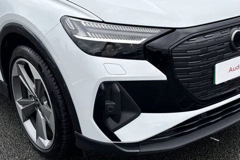 17 of 67 for Audi Q4 e-tron Q4 Sportback Black Edition 45 e-tron 210,00 kW