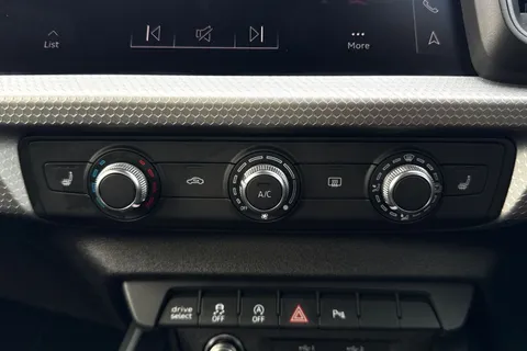 PK25TPY Audi A1 Black Edition 30 TFSI 116 PS S tronic Thumbnail #23