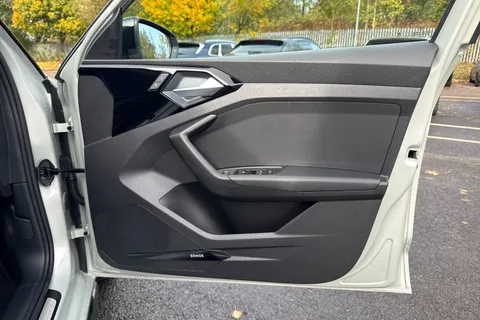 PK25TPY Audi A1 Black Edition 30 TFSI 116 PS S tronic Thumbnail #41