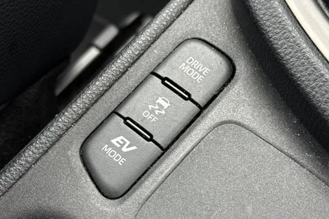 MW22PNF Toyota Yaris Cross 1.5 Hybrid Excel 5dr CVT Thumbnail #36