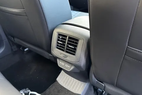  Volkswagen T-Roc 1.5 TSI Black Edition Plus DSG Euro 6 (s/s) 5dr Thumbnail #31