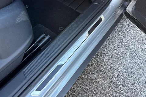  Volkswagen T-Roc 1.5 TSI Black Edition Plus DSG Euro 6 (s/s) 5dr Thumbnail #33