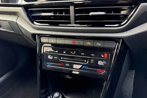  Volkswagen T-Roc 1.5 TSI Black Edition Plus DSG Euro 6 (s/s) 5dr Thumbnail #56