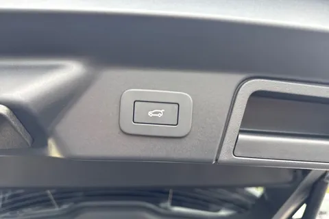 Land Rover Range Rover Velar 2.0 D200 MHEV Dynamic SE Auto 4WD Euro 6 (s/s) 5dr Thumbnail #26