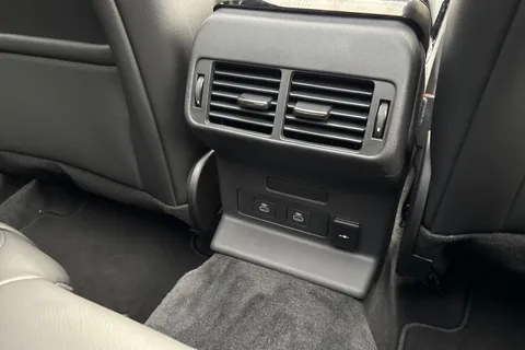 Land Rover Range Rover Velar 2.0 D200 MHEV Dynamic SE Auto 4WD Euro 6 (s/s) 5dr Thumbnail #31