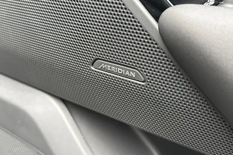 Land Rover Range Rover Velar 2.0 D200 MHEV Dynamic SE Auto 4WD Euro 6 (s/s) 5dr Thumbnail #34