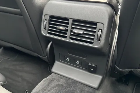  Land Rover Range Rover Velar 2.0 D200 MHEV Dynamic SE Auto 4WD Euro 6 (s/s) 5dr Thumbnail #36