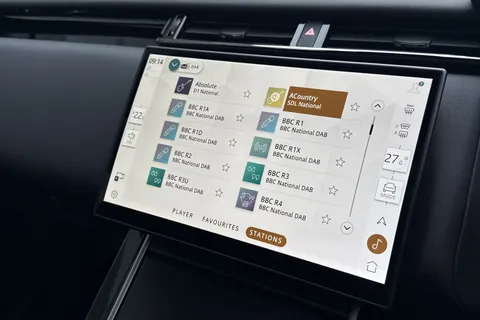 Land Rover Range Rover Velar 2.0 D200 MHEV Dynamic SE Auto 4WD Euro 6 (s/s) 5dr Thumbnail #39