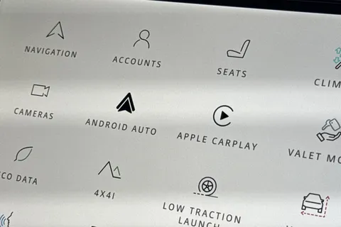 Land Rover Range Rover Velar 2.0 D200 MHEV Dynamic SE Auto 4WD Euro 6 (s/s) 5dr Thumbnail #41